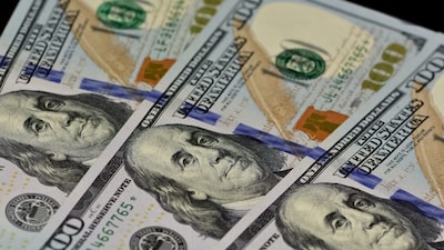 Reserves offer cover but not immunity. FX reserves of $638B provide a buffer. Yet the Rupee has been reliant on fickle portfolio flows.