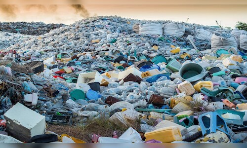 New Plastic Dissolves Fast in Seawater, Tackling Ocean Pollution