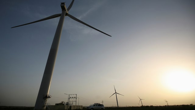 Suzlon Energy shares decline for the fifth day in a row, extend fall from peak to 40%