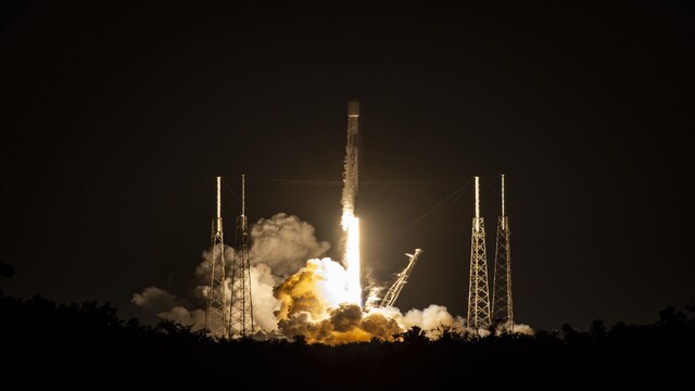 SpaceX Falcon 9 rocket launches Starlink satellites from Vandenberg ...