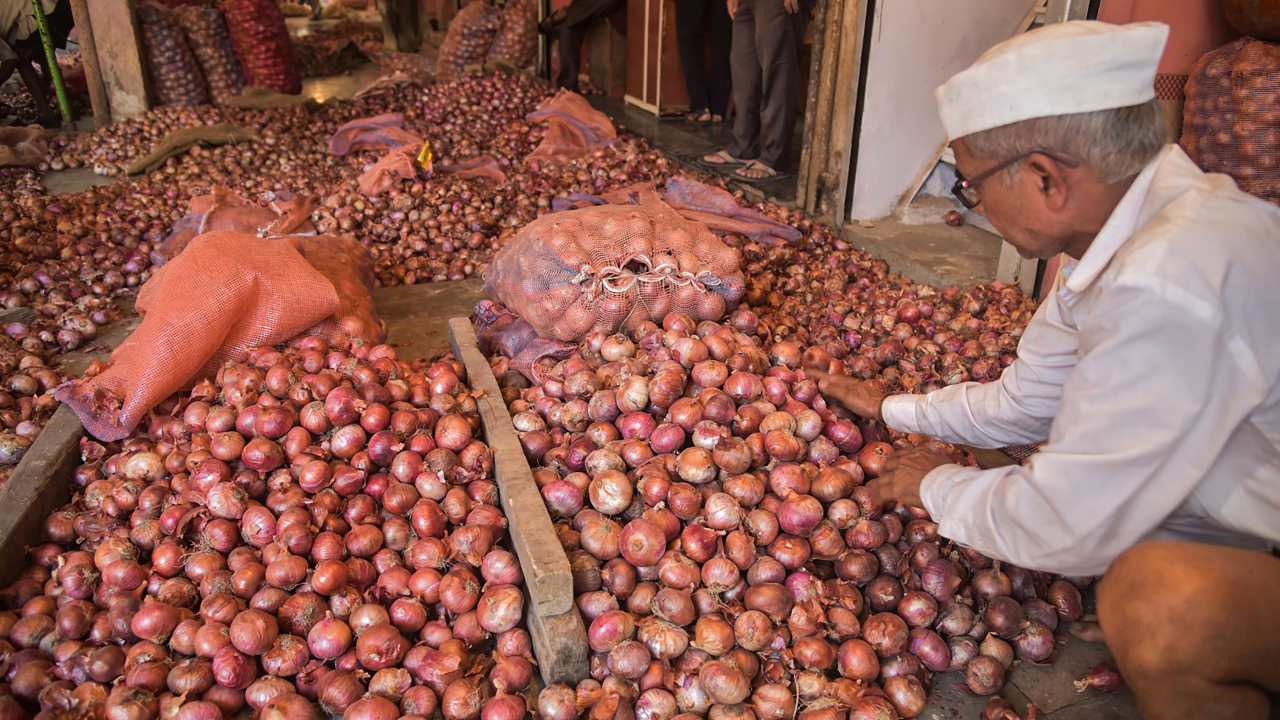 In a first, 'Kanda Express' to bring 1,600 tonnes of onions to Delhi on October 20