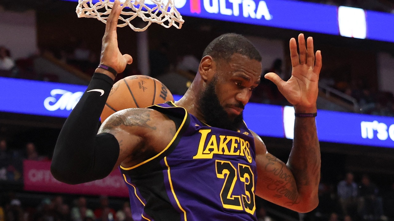 LeBron breaks Abdul-Jabbar's 35-year-old record for most career minutes