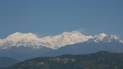 Standed Deep Download Hundreds of tourists stranded in Nepal's Everest region due to bad ...