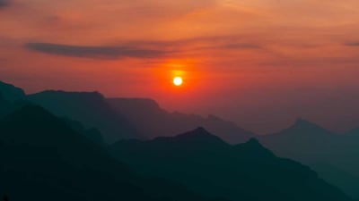 No 3. Kolukkumalai Peak | Country: India | Perched atop the Western Ghats, Kolukkumalai Peak provides an awe-inspiring sunrise panorama above the clouds, offering sweeping views of the mist-shrouded valleys and rolling tea plantations below. Its distinction as the world's highest tea estate adds a unique charm to the experience, allowing visitors to savor the beauty of nature amidst the tranquility of the mountains. (Image: Shutterstock)