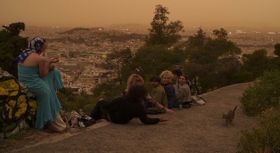 Stunning pictures of Greece turning orange from a Sahara sandstorm ...