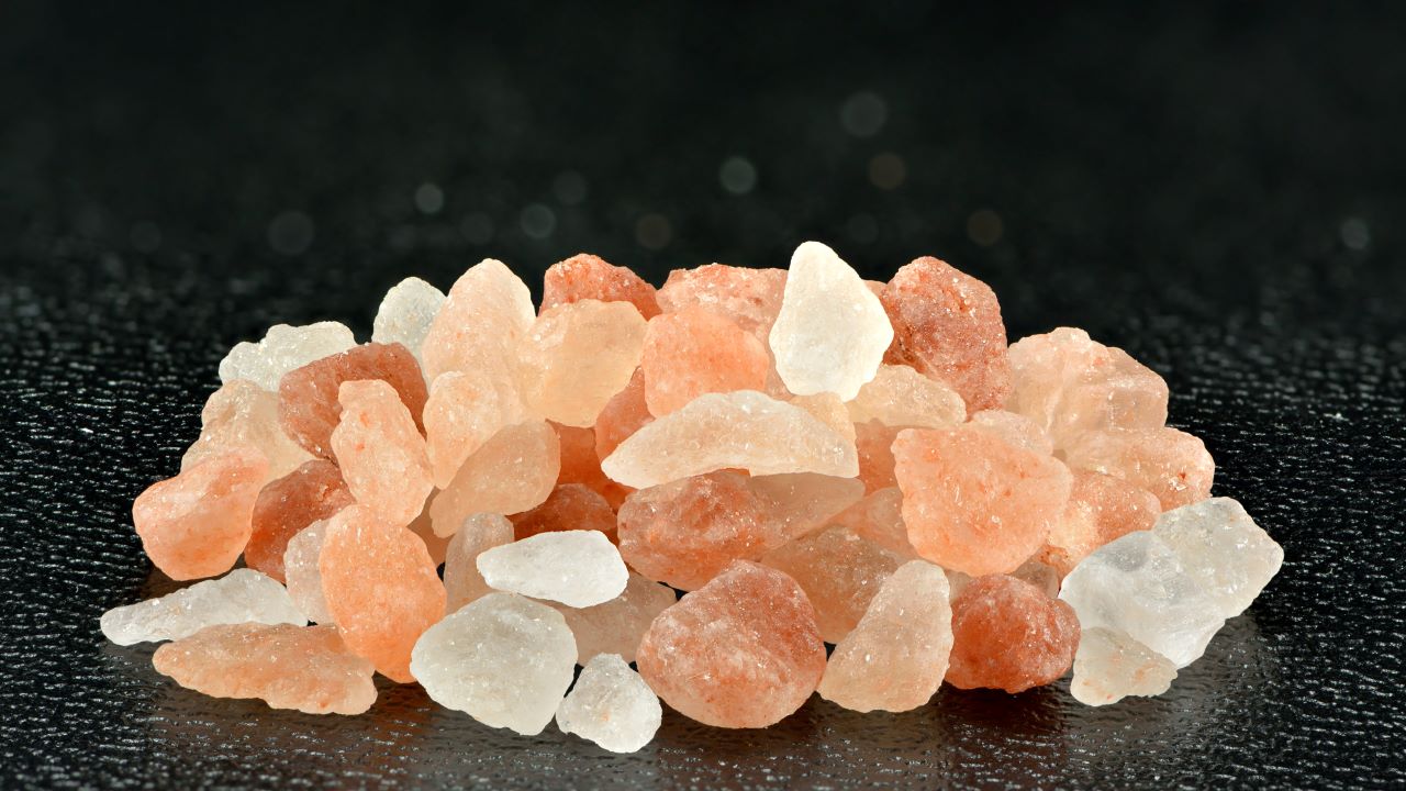 Himalayan pink salt./Wikipedia commons