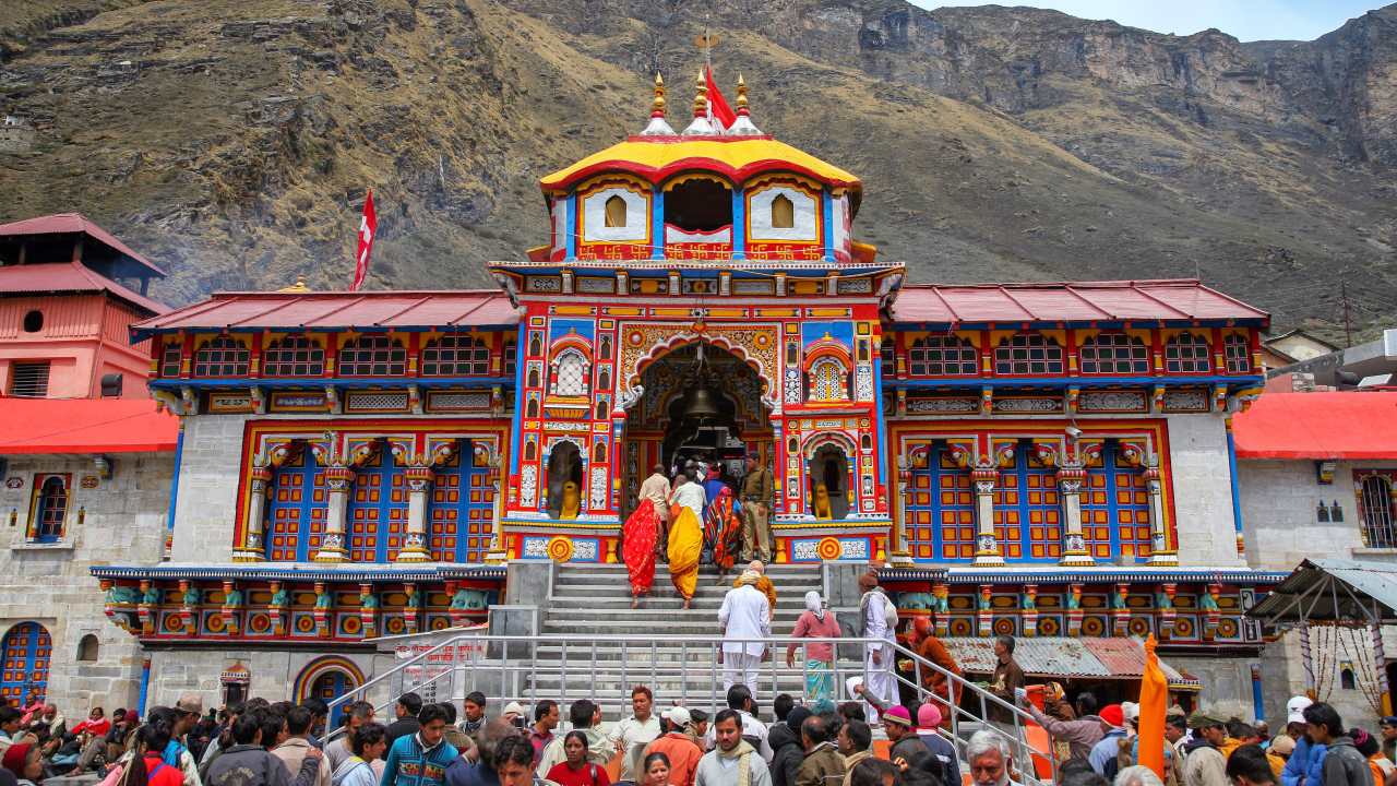 The doors of Gangotri shrine opened in the afternoon and those of Badrinath will open on Sunday (May 12). (Image: Shutterstock)