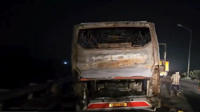 10 dead as bus from Vrindavan catches fire near Nuh in Haryana - CNBC TV18