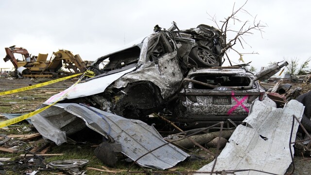 Devastating tornado in Iowa leaves trail of damaged homes, cars and ...