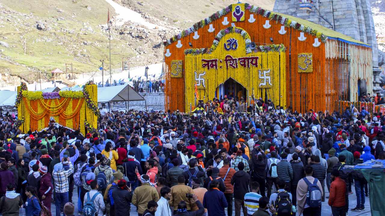 About 10,000 devotees witnessed the opening of the portals (doors) of Kedarnath. In accordance with tradition, devotional hymns were also played by a band of the Army's Grenadier Regiment. (Image: PTI)