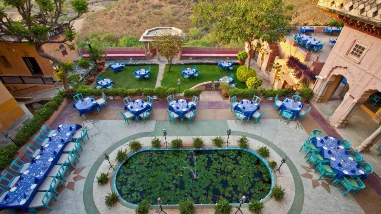 10. Neemrana Fort Palace, Neemrana, Rajasthan | If you are looking to experience the charm of royalty, then there can be no better place than the Neemrana Fort Palace, which is just a few hours' drive from the national capital. This place has some sprawling gardens and ancient architecture which you can experience with your furry companion.