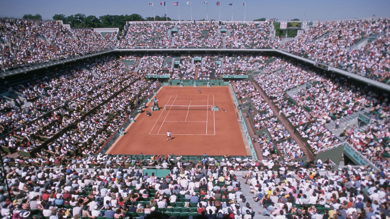 WHO IS INVOLVED IN THE FRENCH OPEN?* The top-ranked players automatically enter the main draw, with 32 seeds announced prior to the draw to ensure they do not meet in the early rounds. Seedings are based on world rankings determined by the points players collect on the tour.