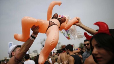 Terrible tourists: Spanish beach town to levy over ₹1.35 lakh fine for  indecent behaviour