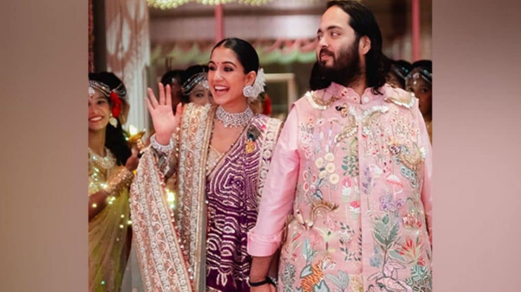 Mumbai Police arrests man from Gujarat over bomb threat post at Anant Ambani's wedding - CNBC TV18