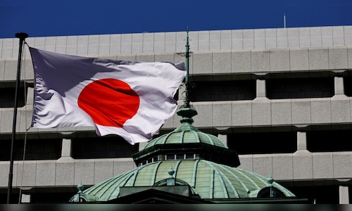 日銀の上田和夫総裁は、経済が予想と一致すれば利上げを行う意向を示している