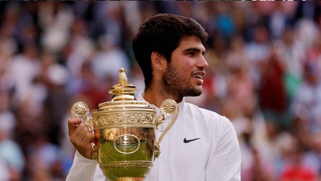 No.1 | Carlos Alcaraz | Total Earning: $42.3 million | On-Court Earning: $10.3 million | Off-Court Earning: $32 mil | Nationality: Spain | Age: 21 |