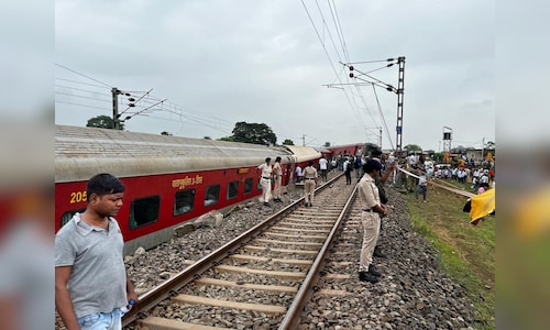 Jharkhand Train Accident: Railways announces ₹10 lakh ex gratia for ...