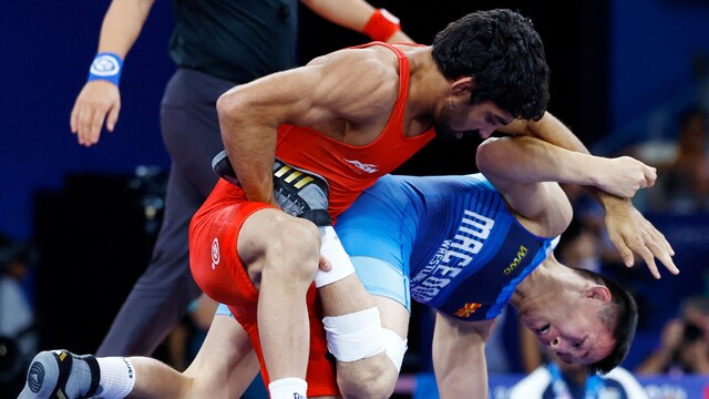 Paris Olympics 2024: Aman Sehrawat Powers into Semifinals of Men’s 57kg Freestyle.