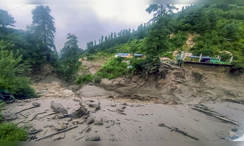 Landslides Close 400 Roads in Himachal Pradesh