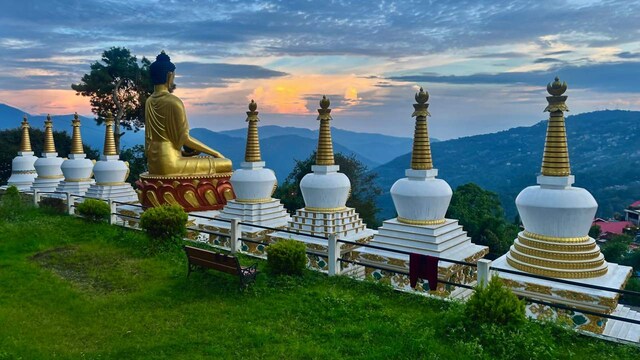 kalimpong-2024-08-084096cda293522b7e87fea6e308930b यहाँ पश्चिम बंगाल में कूलर स्थानों के लिए 15-दिवसीय यात्रा के लिए एक मजेदार-भरा यात्रा कार्यक्रम है