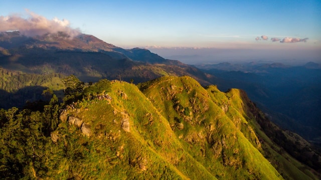 Little Adam's Peak (image:shuttertock)