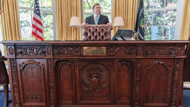 Oval Office replica of President Joe Biden to open near White House for ...