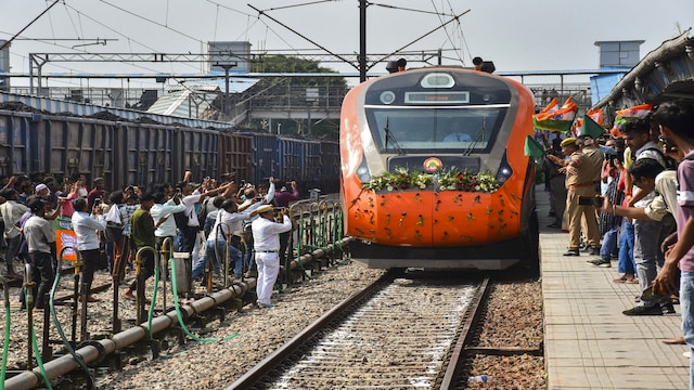 vandebharat3-2024-09-76dc757e5b13d241d6f58d0470829083-scaled श्रीनगर से कटरा 3 घंटे में: 19 अप्रैल को वंदे भारत एक्सप्रेस का उद्घाटन करने के लिए पीएम मोदी | पिक्स में
