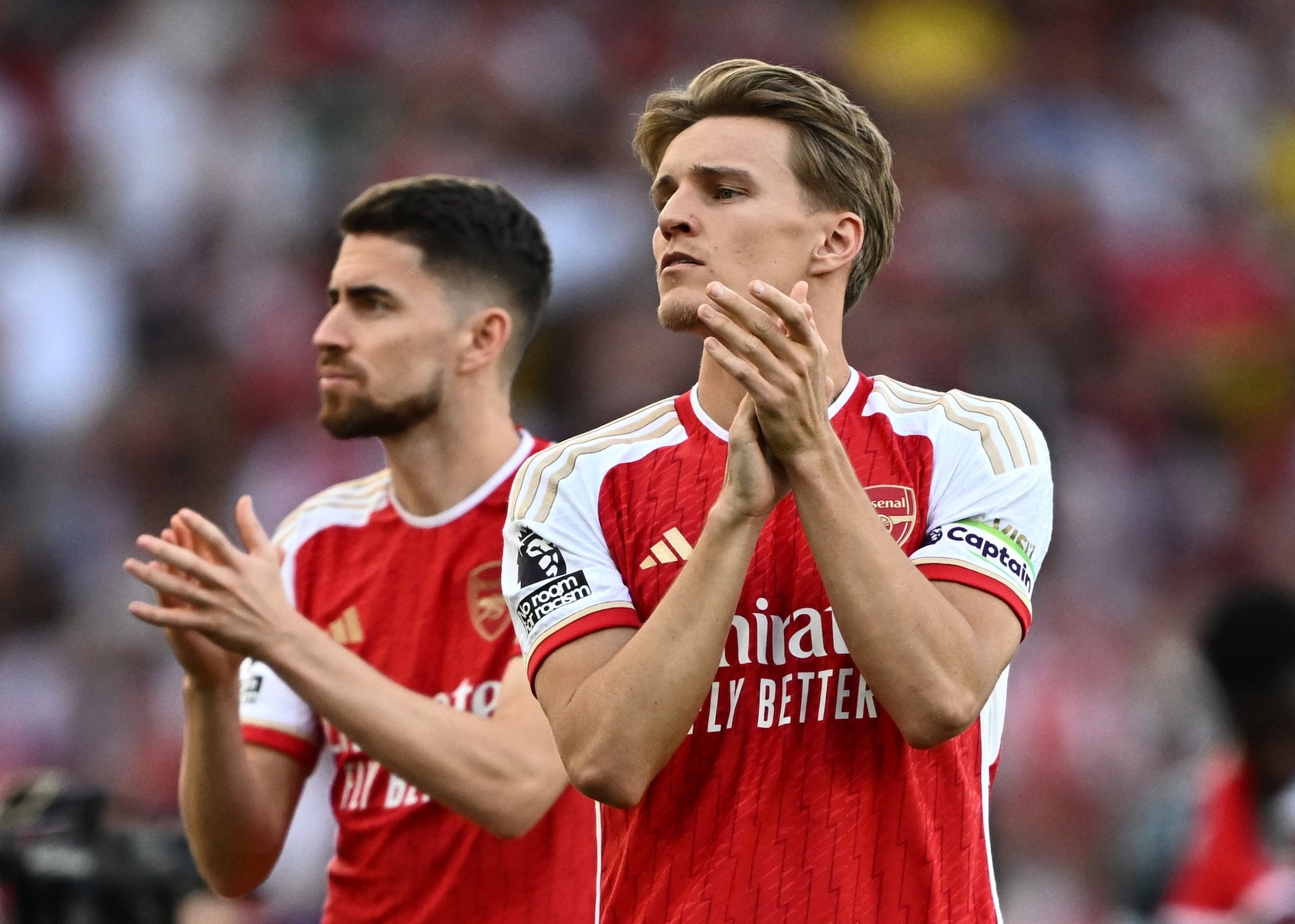 Premier League: Arsenal beat Brentford to close gap on Liverpool