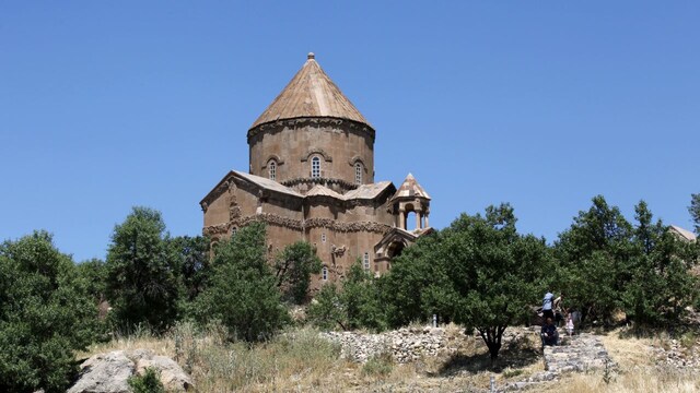 4 |  Armenia - 2492 BCE | Look at history from a million  years and Armenia makes a feature. This country has the earliest known human presence in the Armenian Highlands in the Lower Paleolithic period. The earliest universally accepted reference to the people and country of Armenia is from 6th Century BC, in the Behistun Inscription.