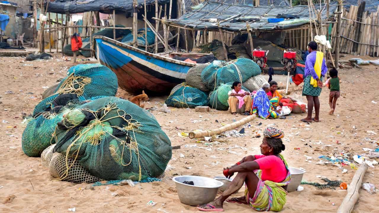 Cyclone Dana Tracker HIGHLIGHTS Flight operations suspended at Kolkata