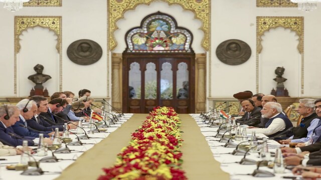 PM Modi and Spanish PM in Vadodara: Inaugurate Tata Aircraft Complex ...