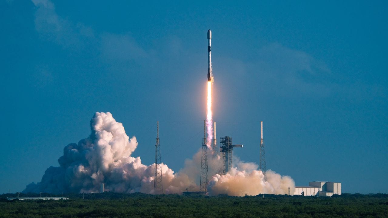 SpaceX Weighs Tender Offer Of Shares At Roughly $350 Billion Valuation ...