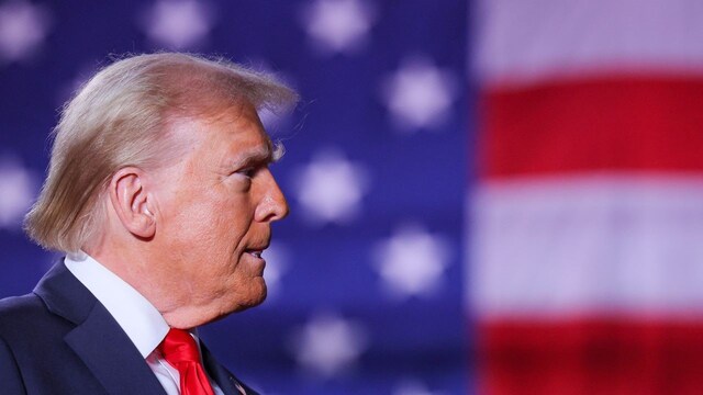 Republican presidential nominee and former U.S. President Donald Trump holds a campaign rally at Macomb Community College in Warren, Michigan, U.S., November 1, 2024. REUTERS/Brian Snyder Republican presidential nominee and former U.S. President Donald Trump holds a campaign rally at Macomb Community College in Warren, Michigan, U.S., November 1, 2024. REUTERS/Brian Snyder