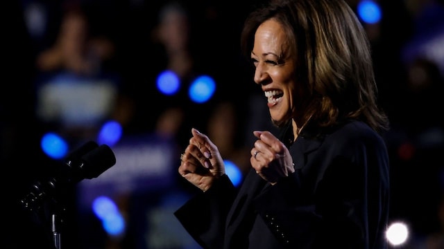 Democratic presidential nominee and U.S. Vice President Kamala Harris attends a campaign rally in Milwaukee, Wisconsin, U.S., November 1, 2024. REUTERS/Eduardo Munoz TPX IMAGES OF THE DAY Democratic presidential nominee and U.S. Vice President Kamala Harris attends a campaign rally in Milwaukee, Wisconsin, U.S., November 1, 2024. REUTERS/Eduardo Munoz TPX IMAGES OF THE DAY