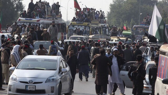 Pti Riots As PTI protest ends, Imran Khan's wife 'flees to Khyber-Pakhtunkhwa ...
