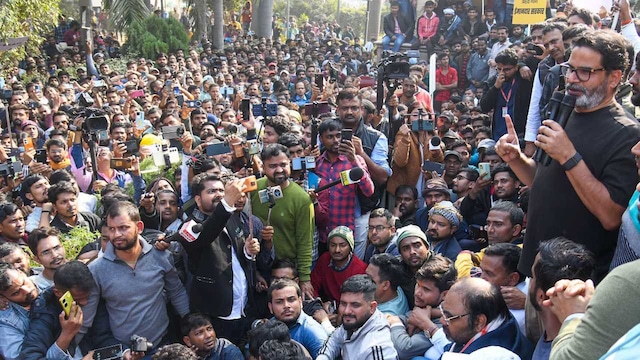 BPSC protest turns political — Pappu's supporters block roads, railways ...