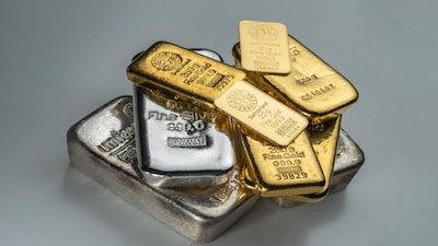 Gold, Silver, Copper to Lead 2026 Commodity Rally; Crude Stays Range-Bound: Experts