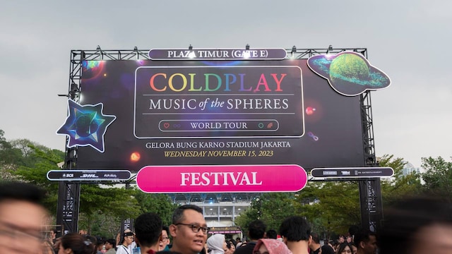 Grammy-winning band Coldplay, known for their electrifying performances and timeless hits are set to dazzle India with five monumental shows this month. As part of the Music Of The Spheres World Tour in India, Coldplay will perform on January 18, 19 and 21 at the DY Patil Sports Stadium in Navi Mumbai, followed by January 25 and 26 at the Narendra Modi Stadium in Ahmedabad. Coldplay's Music Of The Spheres World Tour in India is produced and promoted by BookMyShow Live, the live entertainment experiential division of BookMyShow, in partnership with Live Nation, global producers of the tour. Grammy-winning band Coldplay, known for their electrifying performances and timeless hits are set to dazzle India with five monumental shows this month. As part of the Music Of The Spheres World Tour in India, Coldplay will perform on January 18, 19 and 21 at the DY Patil Sports Stadium in Navi Mumbai, followed by January 25 and 26 at the Narendra Modi Stadium in Ahmedabad. Coldplay's Music Of The Spheres World Tour in India is produced and promoted by BookMyShow Live, the live entertainment experiential division of BookMyShow, in partnership with Live Nation, global producers of the tour.