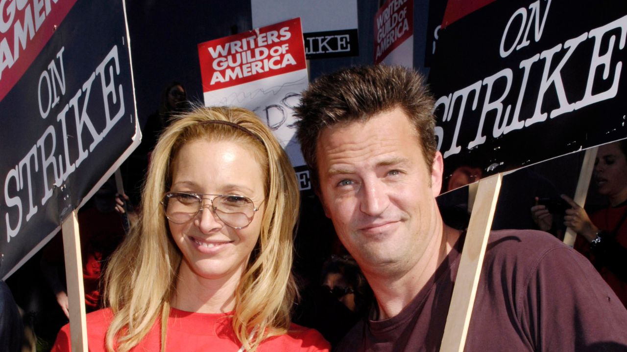 Lisa Kudrow finds note from Matthew Perry in 'Friends' cookie jar gifted 20 years before his death