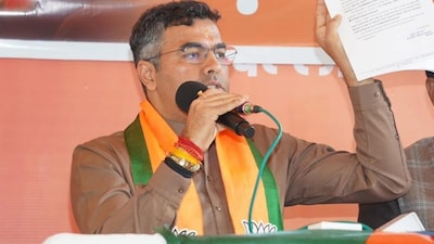 BJP's Parvesh Sahib Singh Verma is fourth in the list of richest candidate in Delhi polls. Verma, the son of former Delhi CM Sahib Singh Verma, declared assets worth ₹115.63 crore. He is leading against against AAP chief Arvind Kejriwal by over 3,800 votes. 