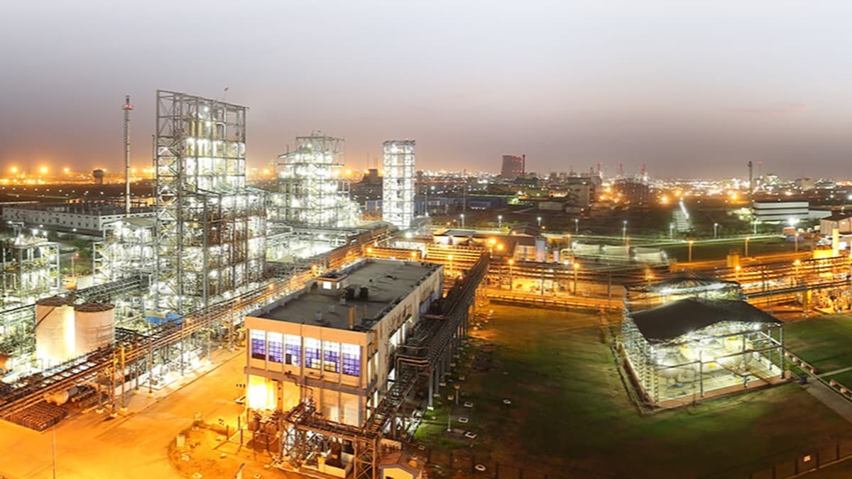 Srf SRF Q1 Results: Chemicals, films businesses do well, textile drags ...