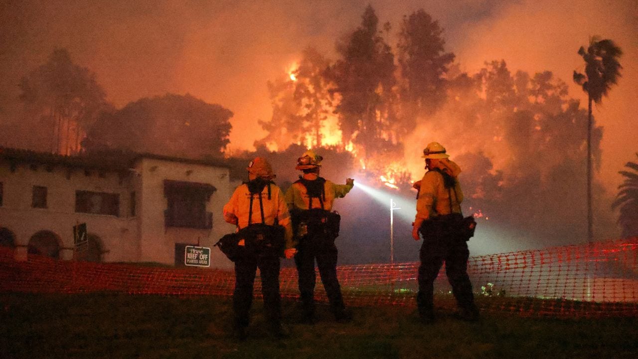 Los Angeles wildfires: Airlines offer free flight changes for Vancouver; Canada issues advisory