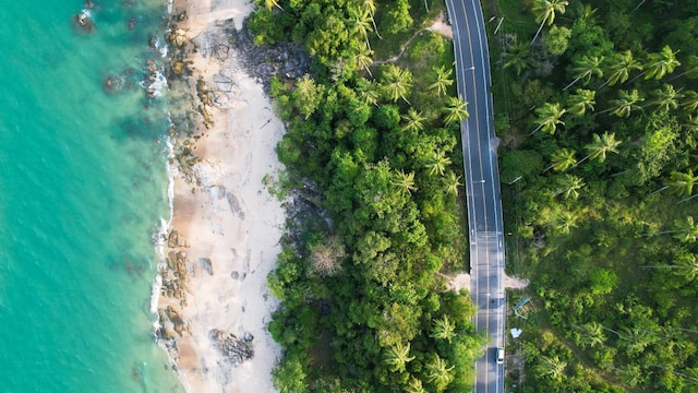 And this article is precisely for those, who like a long drive, but the ones that are not too long ― may be like a morning to noon kind of drive and then a break and then again an afternoon to evening kind of drive. If you fit in this category, then you’ve landed at the right place. Mentioned below are seven scenic routes where the distance you’d cover is typically under 500 km and, we bet most of us would enjoy the views. These routes are handpicked by the CNBCTV18TravelDesk. (Image: Shutterstock) And this article is precisely for those, who like a long drive, but the ones that are not too long ― may be like a morning to noon kind of drive and then a break and then again an afternoon to evening kind of drive. If you fit in this category, then you’ve landed at the right place. Mentioned below are seven scenic routes where the distance you’d cover is typically under 500 km and, we bet most of us would enjoy the views. These routes are handpicked by the CNBCTV18TravelDesk. (Image: Shutterstock)