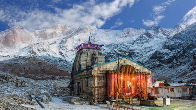 7. Kedarnath Temple: The Kedarnath Temple is among the four Dhams in Hinduism where devotees travel frequently to offer holy water at Shiva Linga. Nestled in the Himalayas, it is accessible only by a challenging track. (Image: Shutterstock)