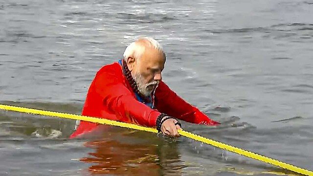 In pics | PM Modi takes holy dip at Sangam as 38 crore devotees visit ...