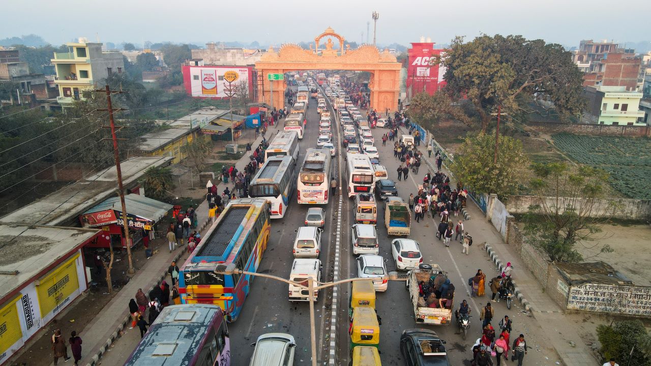 Mahakumbh 2025: Massive traffic congestion disrupts Allahabad HC proceedings, several cases adjourned - CNBC TV18