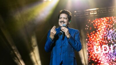 Singer Udit Narayan jokes about viral video of kissing fan at ...