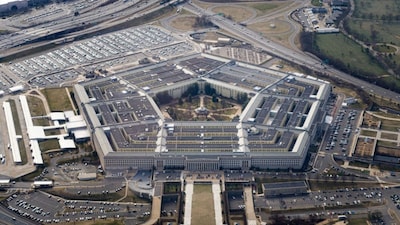 FILE PHOTO: The Pentagon is seen from the air in Washington, U.S., March 3, 2022. REUTERS/Joshua Roberts/File Photo 