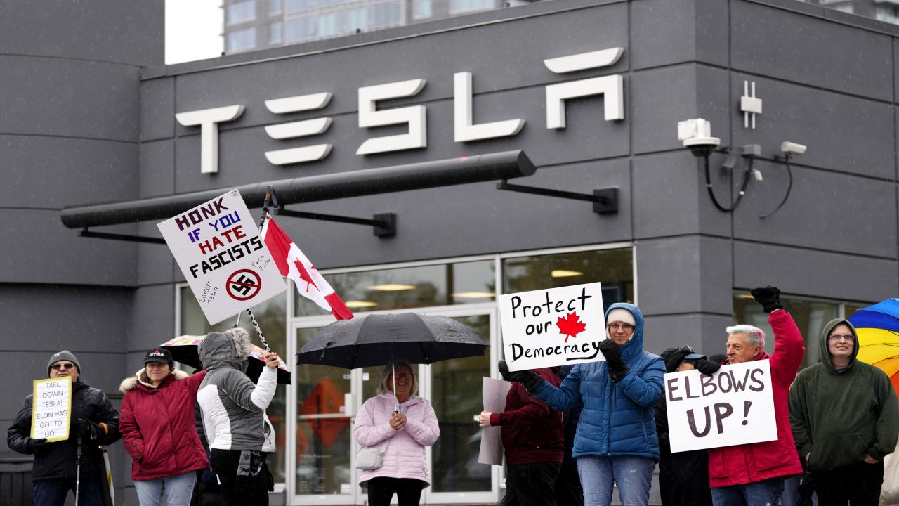 Tesla's $380 billion loss is the largest among top companies in 2025
