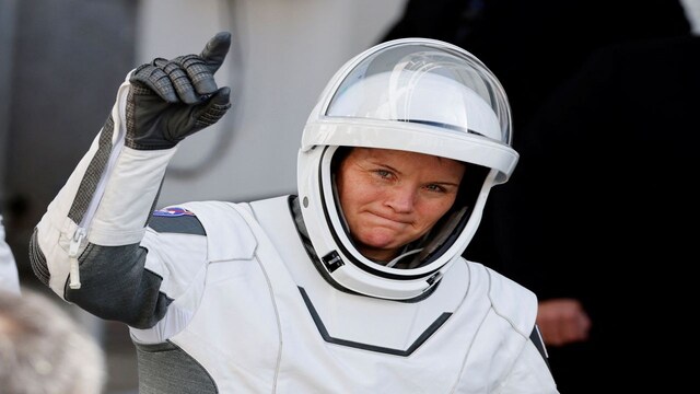 nasa-crew-10-member-anne-mcclain-2025-03-8bce0ba5fcb6052e030f25563e728cb7 सुनीता विलियम्स और बुच विल्मोर की वापसी के लिए 4 नासा के चालक दल -10 सदस्यों से मिलें